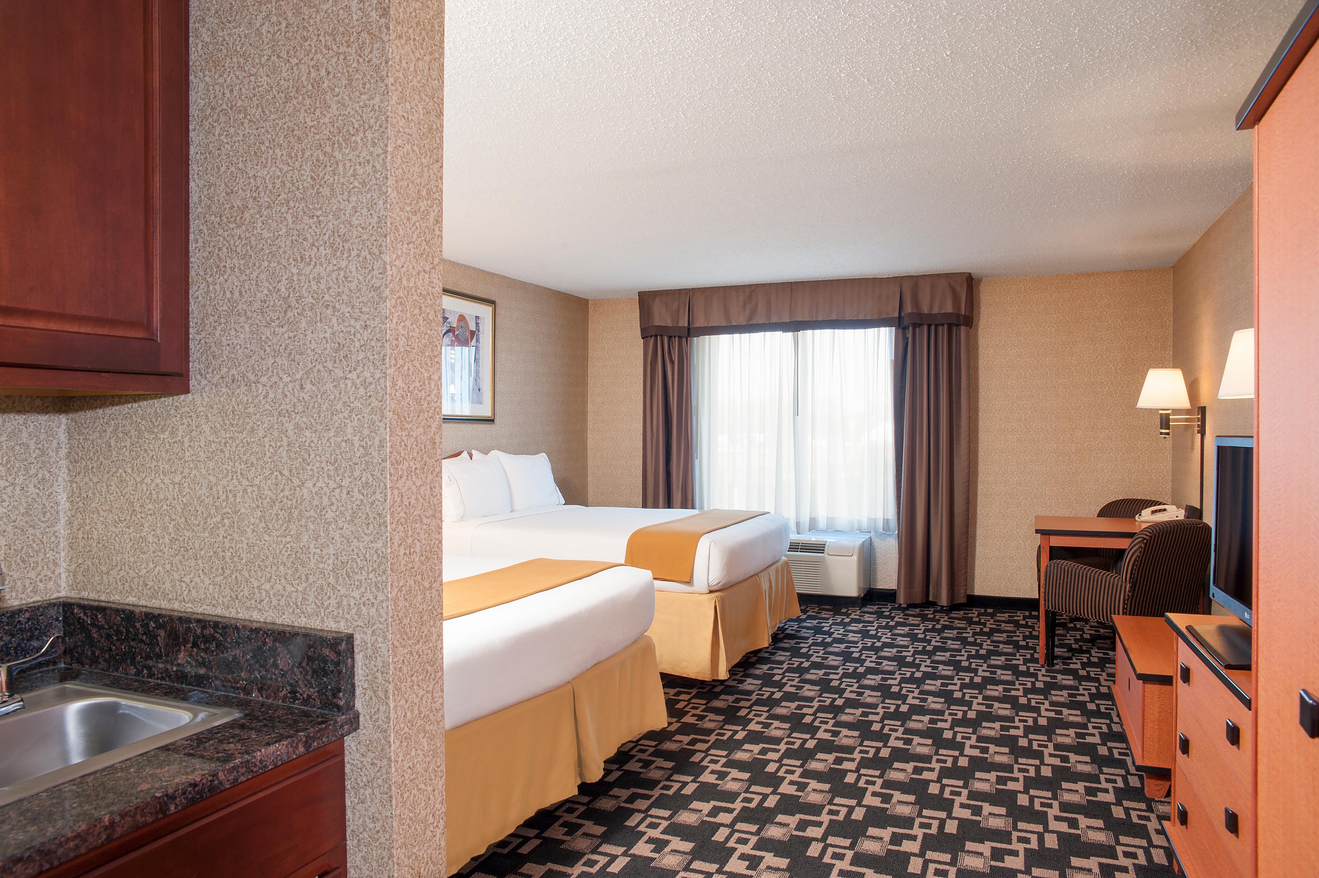 Holiday Inn Express Hotel & Suites Greenwood Εξωτερικό φωτογραφία