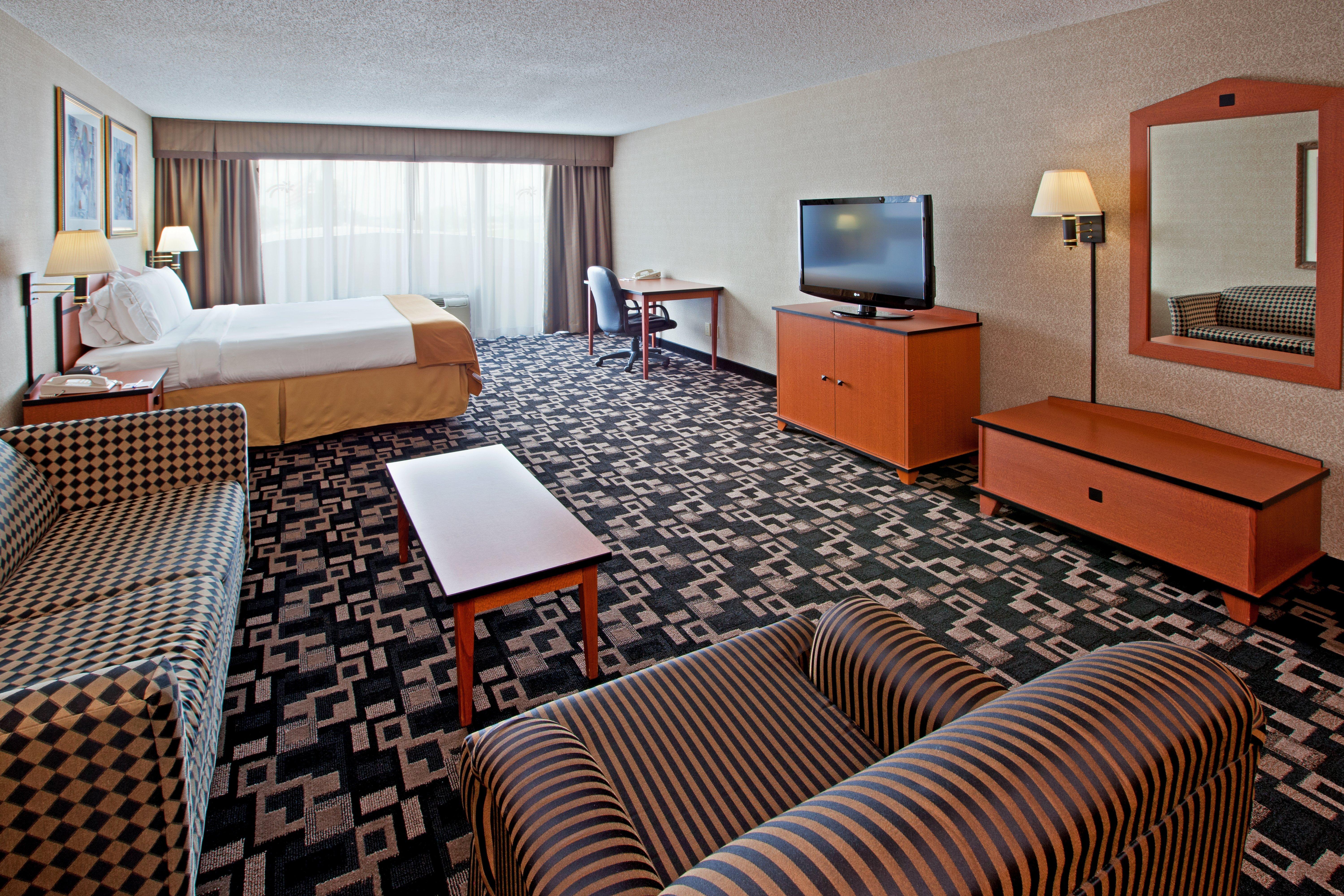 Holiday Inn Express Hotel & Suites Greenwood Εξωτερικό φωτογραφία