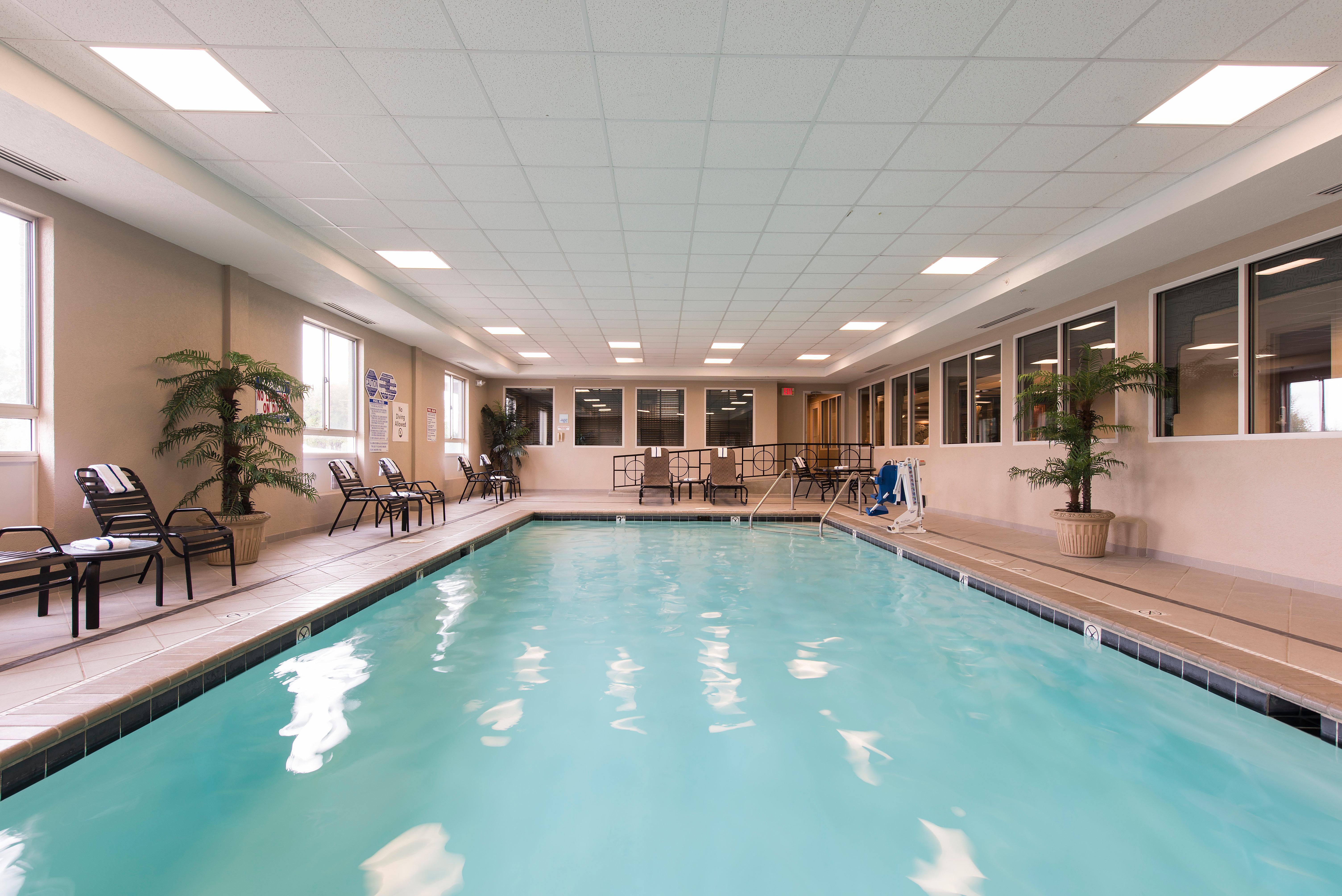 Holiday Inn Express Hotel & Suites Greenwood Εξωτερικό φωτογραφία