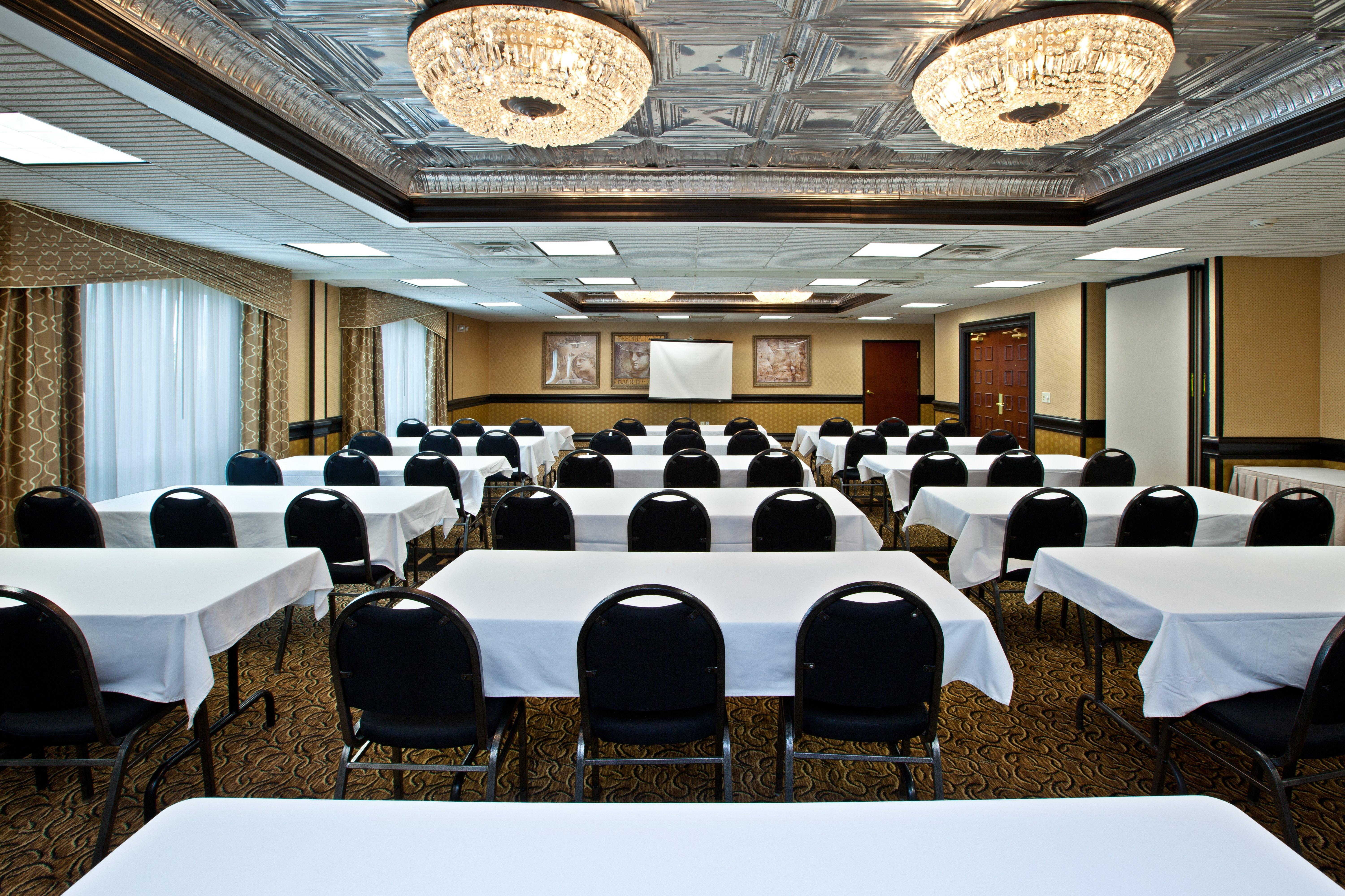 Holiday Inn Express Hotel & Suites Greenwood Εξωτερικό φωτογραφία