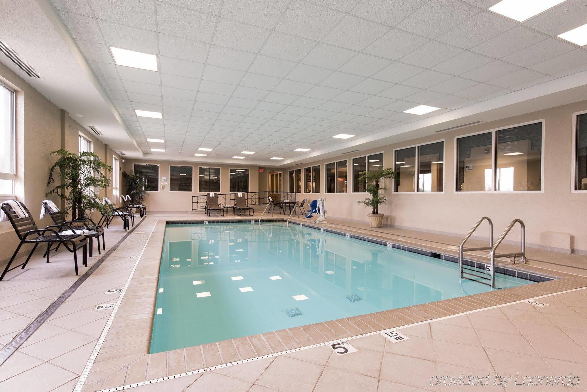 Holiday Inn Express Hotel & Suites Greenwood Εξωτερικό φωτογραφία